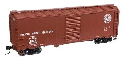 Walthers Mainline 910-1368 HO Scale 40' Boxcar Pacific Great Eastern #4025 • $31.99