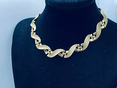 Vtg. Crown Trifari Brushed Gold Tone Trifanium Wavy Ribbons Choker Necklace 383 • $24.50