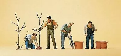Preiser 10466 HO Scale People Working -- Men Planting Trees • $27.99
