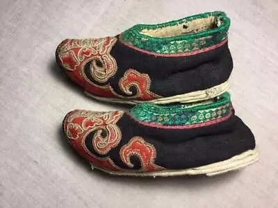 ANTIQUE EARLY 20th C CHINESE MIAO MINORITY EMBROIDERED WOMAN'S SHOES EMBROIDERY! • $50