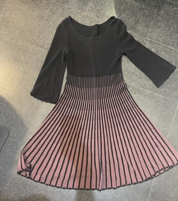 $5 • Buy Wool Midi Dress Sz 10