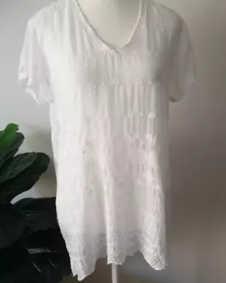 Johnny Was White Embroidered V Neck  Rayon Top Sz S • $98