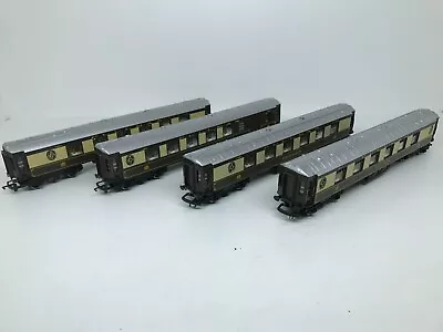 HORNBY OO GAUGE GROUP Of 4 SILVER ROOF PULLMAN COACHES • £49.99