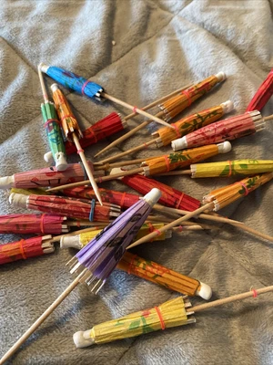 £3.50 • Buy 35 Cocktail Paper Umbrellas - Vintage, Retro