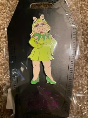 Disney D23 Muppets Haunted Mansion Miss Piggy As Kermit Costume Pin LE 999 • £48.25