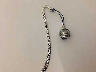 Space Helmet Apollo SP/PT Pattern Bookmark With Cord 3D English Pewter Charm • £6.95