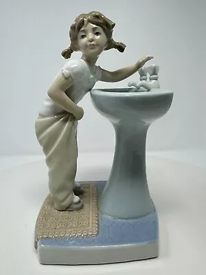 Lladro Porcelain Girl At Sink Clean Up Time #4838 • $95