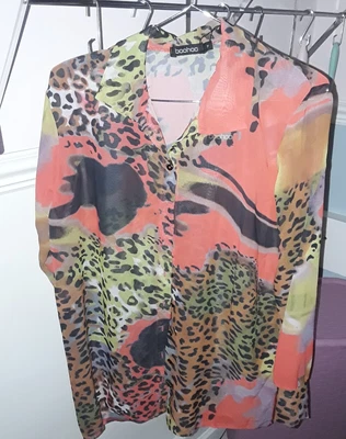 £6 • Buy Boohoo Animal Print Semi Sheer Tropical Beach Shirt / Mini Shirt Dress New Small