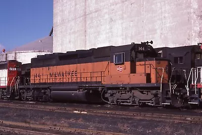 Orig Slide MILW Milwaukee Road Hiawatha SD40-2 #144 - Kansas City MO 1986 • $2.99