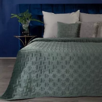 Luxury Green Velvet Bedspread 220x240cm Free Uk Delivery • £115