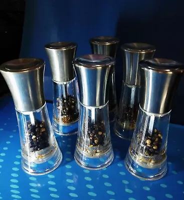 Maxwell Williams Pepper Grinders X6. • $6