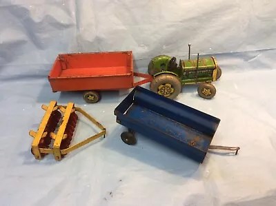 Mettoy Tinplate Clockwork Tractor With Trailers • £10