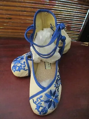 £4.99 • Buy Ladies Chinese Oriental Style Blue Flower Embroidered Pair Of Shoes Size 5  NEW