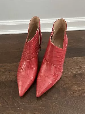 $30 • Buy Zara Booties NEW Sz. 39