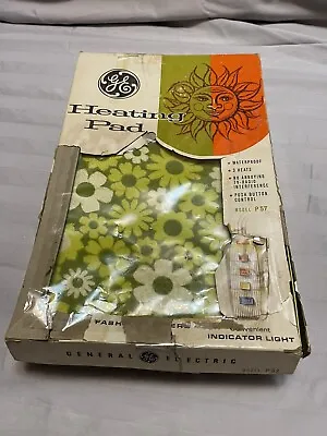 Vintage GE Heating Pad Green Daisies General Electric Original Box Floral P57 • $20