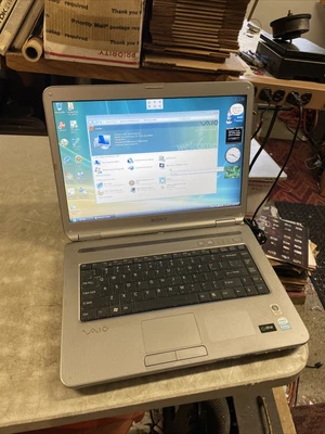 $40 • Buy Sony VAIO PCG-NR120E PCG-7Z2L 15.4  Windows Vista - Working, Needs Battery
