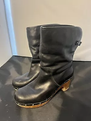 UGG Women's 7 Black Leather Pull On Foldable Heel Clog Boots Shoes • $40