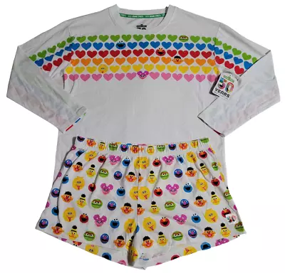 Official Sesame Street & Friends Colored Hearts Shirt & Shorts Set! (S) • $19.99