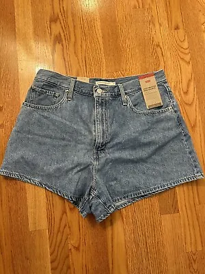 NWT Levi High Waisted Mom Shorts Size 32 • $24