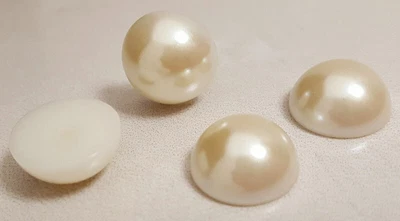 $2.99 • Buy 18 VINTAGE JAPAN PEARL ACRYLIC 14mm. ROUND 1/2 DRILLED BACK CABOCHONS N572