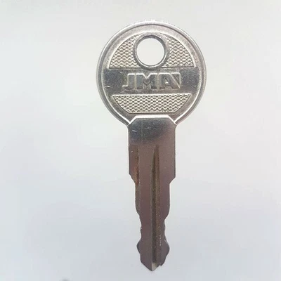 £4 • Buy JUNGHEINRICH 702 STAPLER KOMATSU RED TOP REACH TRUCK PALLET PLANT SPARE KEY  X 1