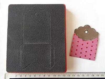 Sizzix Originals Scallop Pocket Tag - Craft Die Cutter • £19
