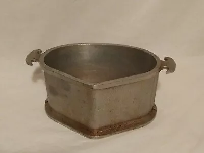 Vintage GUARDIAN SERVICE Triangle Cast Aluminium Pot *No Lid* GUC • $21.80