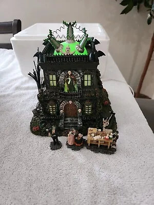 Hawthorne Village The Munsters  Grandpa's Lab  & Figures COA'S LIGHT • $39.99