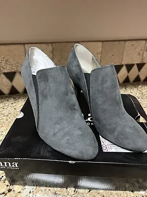A.N.A. Gavin Women’s Gray Suede Leather Dress Shoes Heels Sz 8 1/2 M • $20