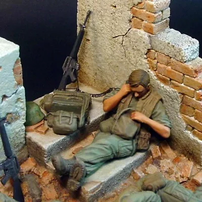 Callsign Weary US Marine USMC Vietnam On Radio Figure Only 1:35 Unpainted Kit • £12.99