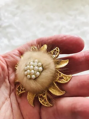 Vintage?? Real Mink Gold Tone And Pearl Brooch🌹 • £6
