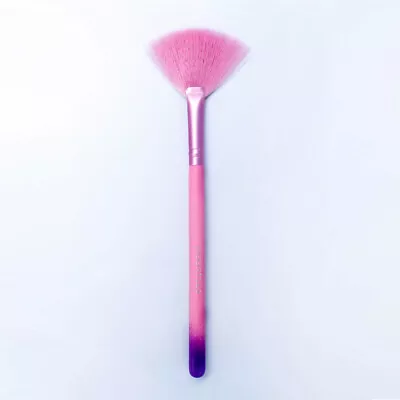 Moonface | Pink & Purple Fan - Makeup Face Highlighter Blusher Brush • £2.29