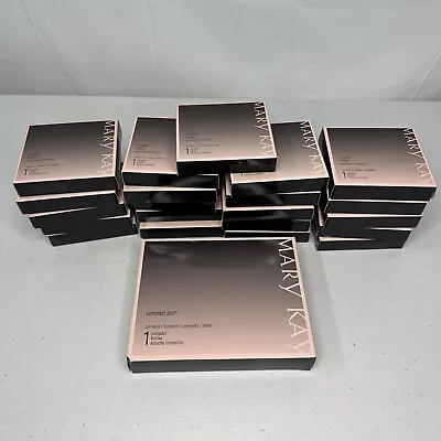 NEW Lot Of 21 Mary Kay Compact 017362 & 1 Compact Pro & 4 Bags FREE SHIPPING • $124.99