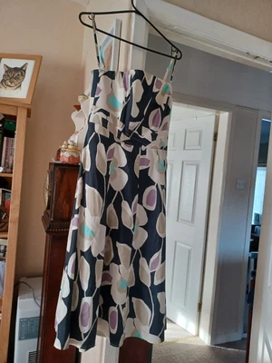 £6 • Buy Laura  Ashley  Size 14  Summer DRESS.