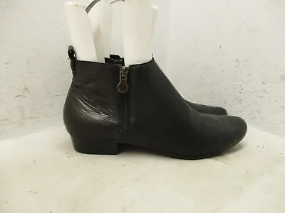 Munro Women's Zip Ankle Black Leather Boots Size 8.5 N • $29.95