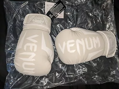 Venum Elite Hook And Loop Training Boxing Gloves (12 Oz.) Adult Unises White • $35