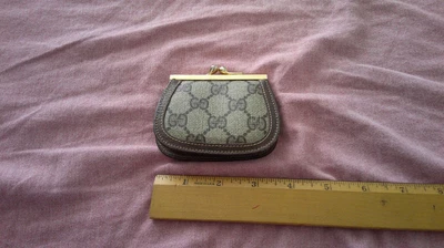 $149.97 • Buy VINTAGE GUCCI Double Coin Purse Wallet Leather Kiss Lock Closure~ITALY