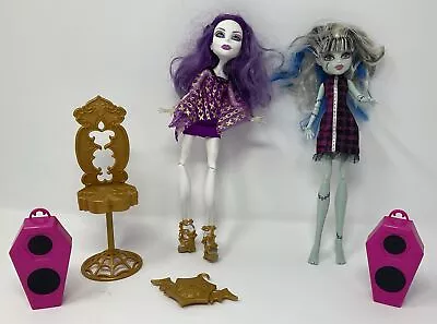 Monster High Classroom Frankie Stein & Spectra Vondergeist 13 Wishes Party. READ • $49.99