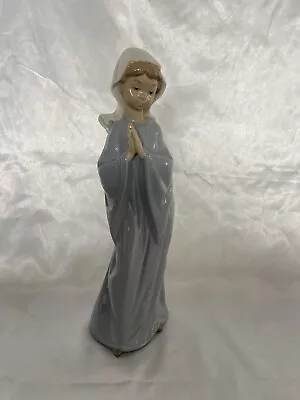 Nao By Lladro Hand Made Porcelain Figurine No. 298 'Girl Praying'  • £12.99