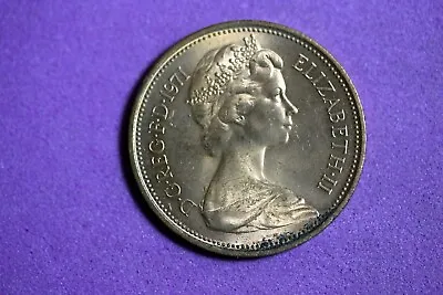 1971 - D G Reg F D Elizabeth 2 New Pence Coin!!  #j29017 • $21