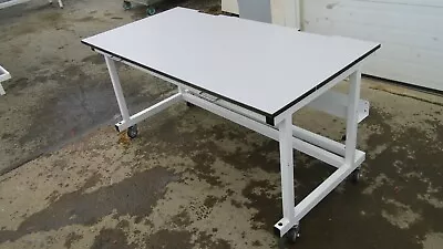 48 W X 24 D X 35 H Laminate Top Laboratory Bench/table With Castors • $549.99