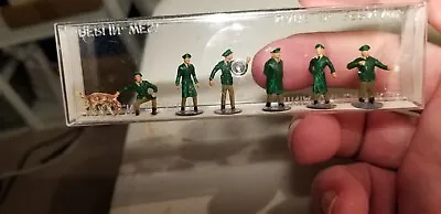 Merten HO Scale German Policemen With Dog 6 Figures # 2246 • $5.99