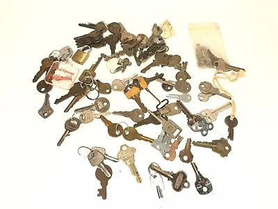 LOT OF 67 Vintage Auto Advertising Keys King Rings Key Chains Locks • $20
