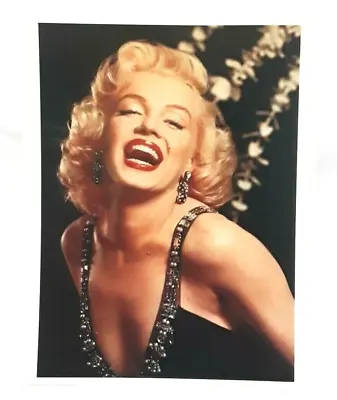 VINTAGE 8 X 10 PHOTO  MARILYN MONROE  WITH HER CLASSIC SMILE CLEVAGE COLOR EUC • $14.57