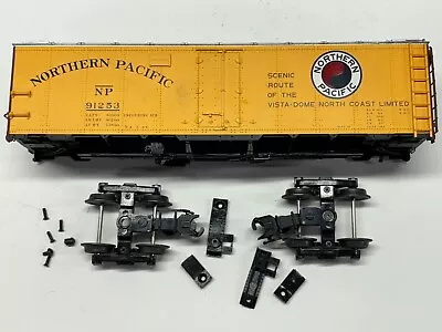 Atlas O NP Northern Pacific Steel Reefer.  8503-3. Major Issues-Please Read! • $16.99