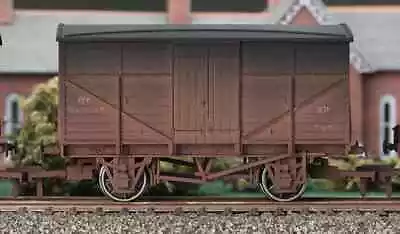 £18.99 • Buy Dapol 4F-015-004 BR Fruit Van B833347 Brown White Roof Weathered OO Gauge - T48
