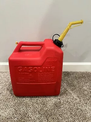 Chilton 6 Gallon Red Plastic Vented Gas Can Vintage Pre Ban P60 • $99.99