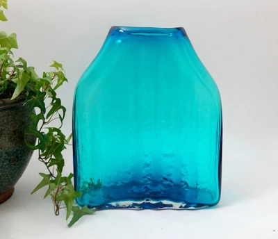 £550 • Buy Vintage Whitefriars Geoffrey Baxter Kingfisher Blue Glass Shoulder Vase - 9678