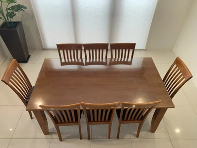 $600 • Buy Immaculate Dining Table And 8 Chairs