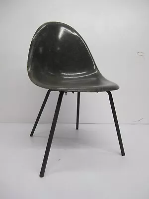 1 Vtg MCM Eames Era Rounded Shell Chair Fiberglass Elephant Gray Black Base • $89.96